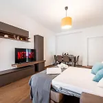 Apartmán Elegant In Rome-metro Just 5 Minutes Away Řím