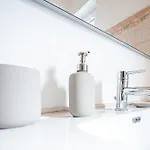 Apartmán Elegant In Rome-metro Just 5 Minutes Away *